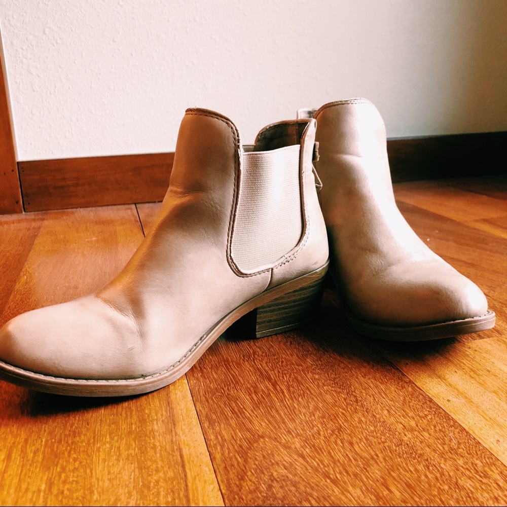 Nude Low-Heel Booties - Picture 3 of 4
